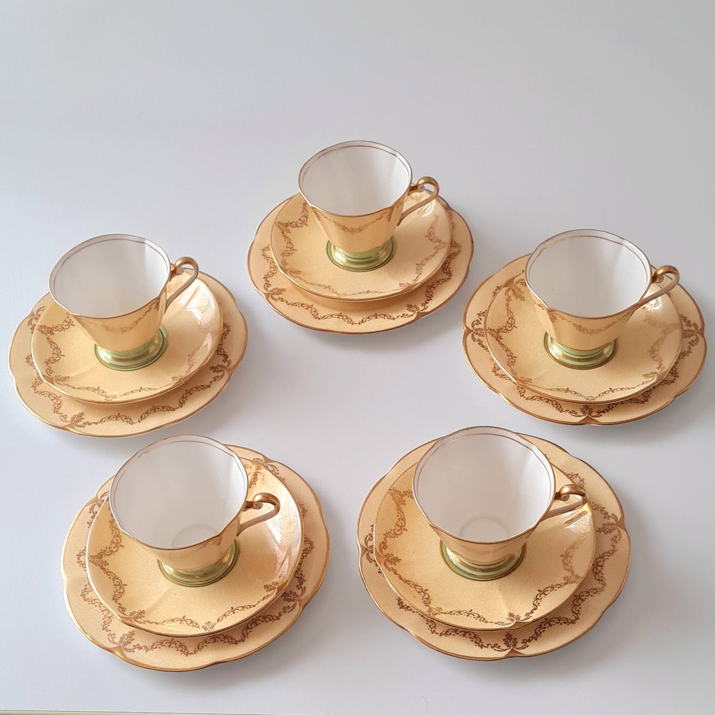 Tea trio Roslyn China 1940