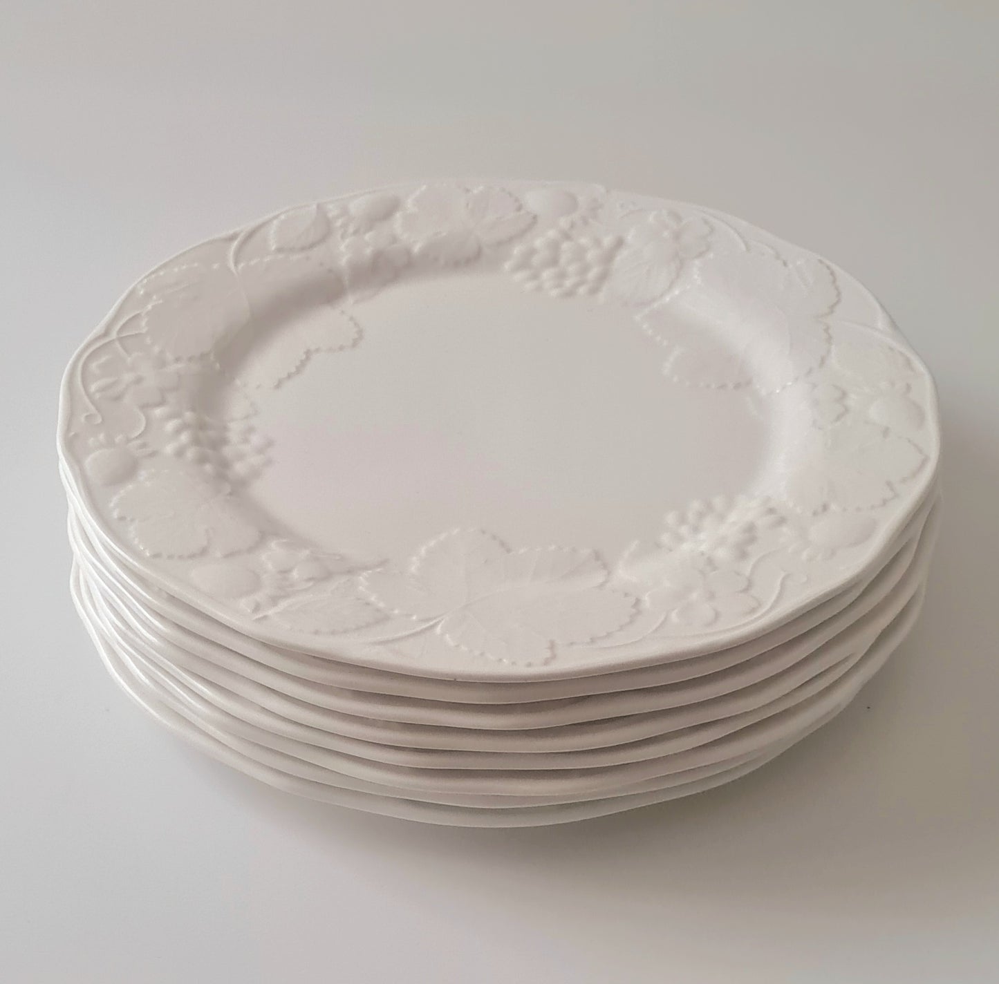 8 piatti piani Wedgwood (diam. 28,5) - "Strawberry & Vine"