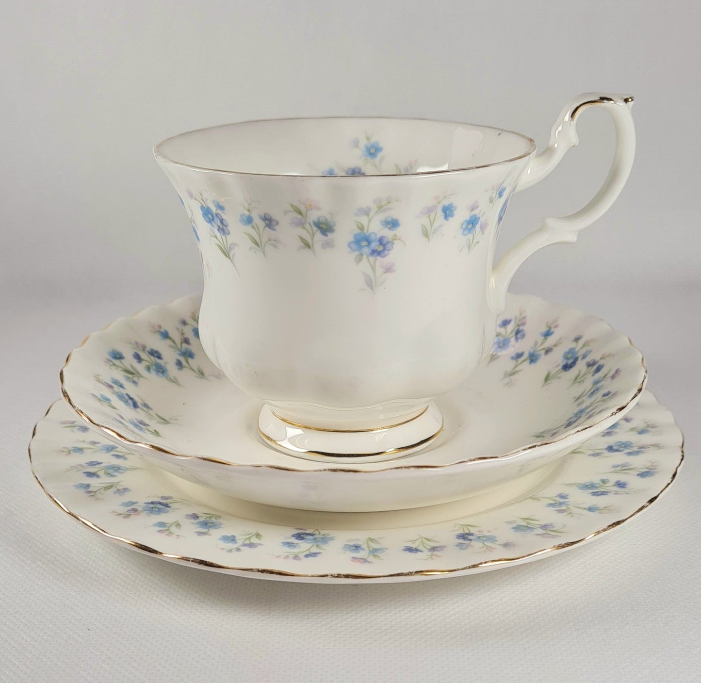 Tea trio Royal Albert - Memory Lane