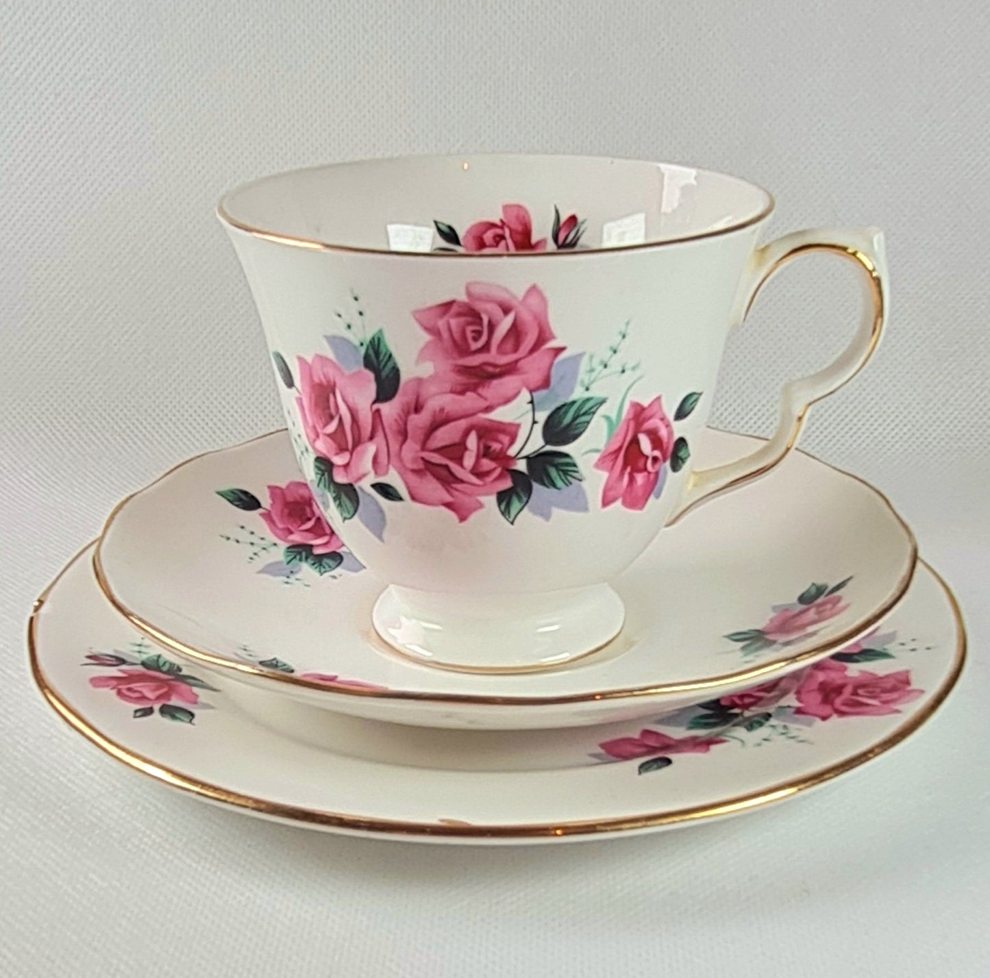 1 tea trio +  lattiera + piatto torta - Royal Osborne