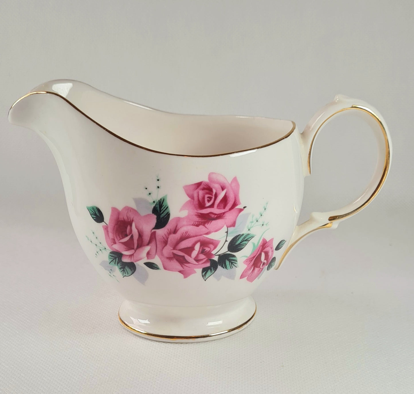 1 tea trio +  lattiera + piatto torta - Royal Osborne