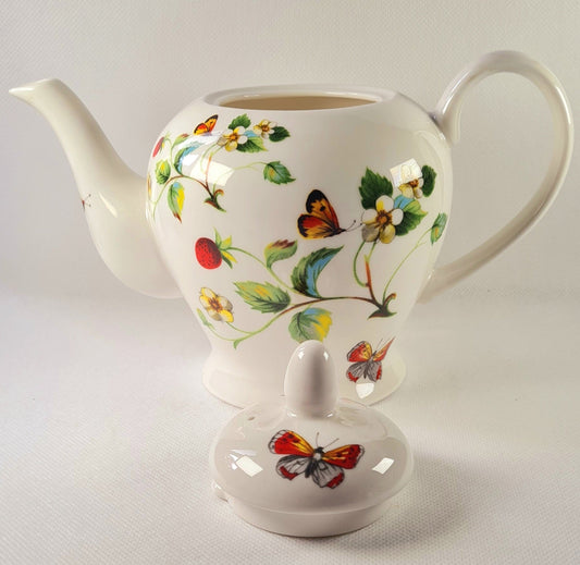 White teapot flowers