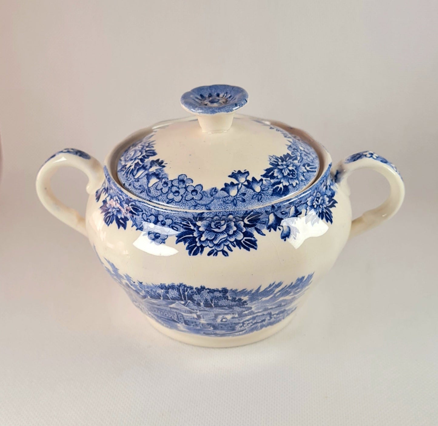 Zuccheriera Salem - Colonial Village