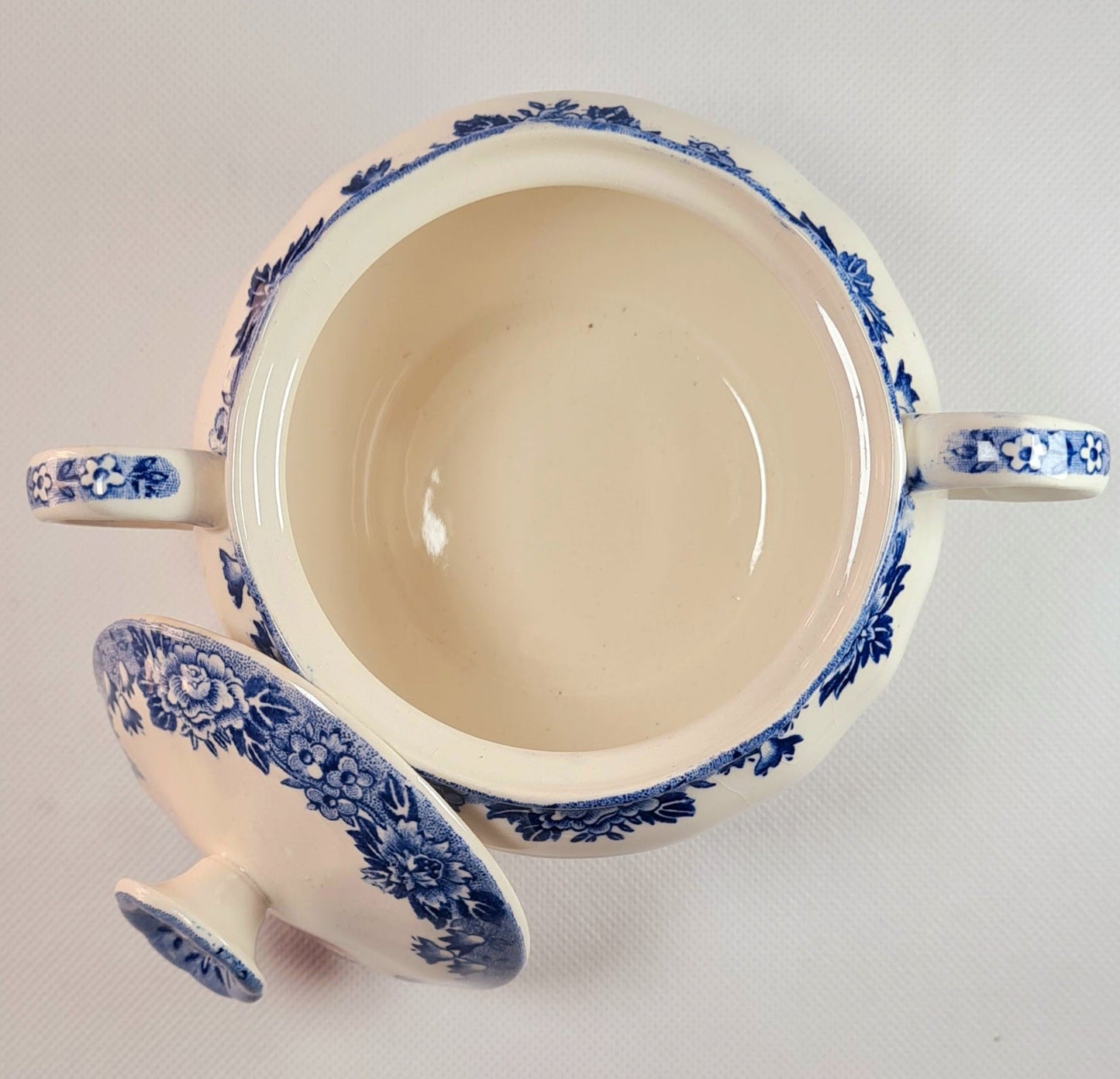 Zuccheriera Salem - Colonial Village