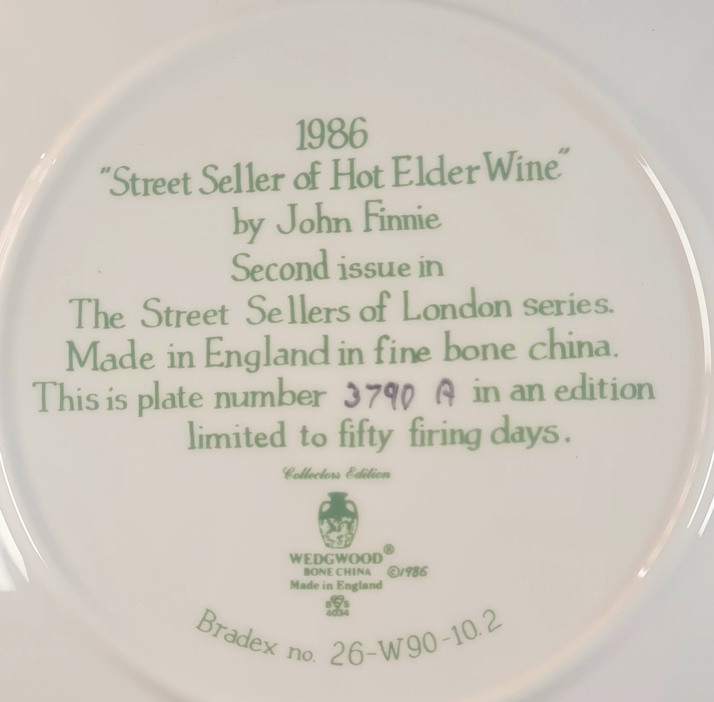 Servizio di 7 piatti da collezione Wedgwood- serie "The Street Sellers of London Series"