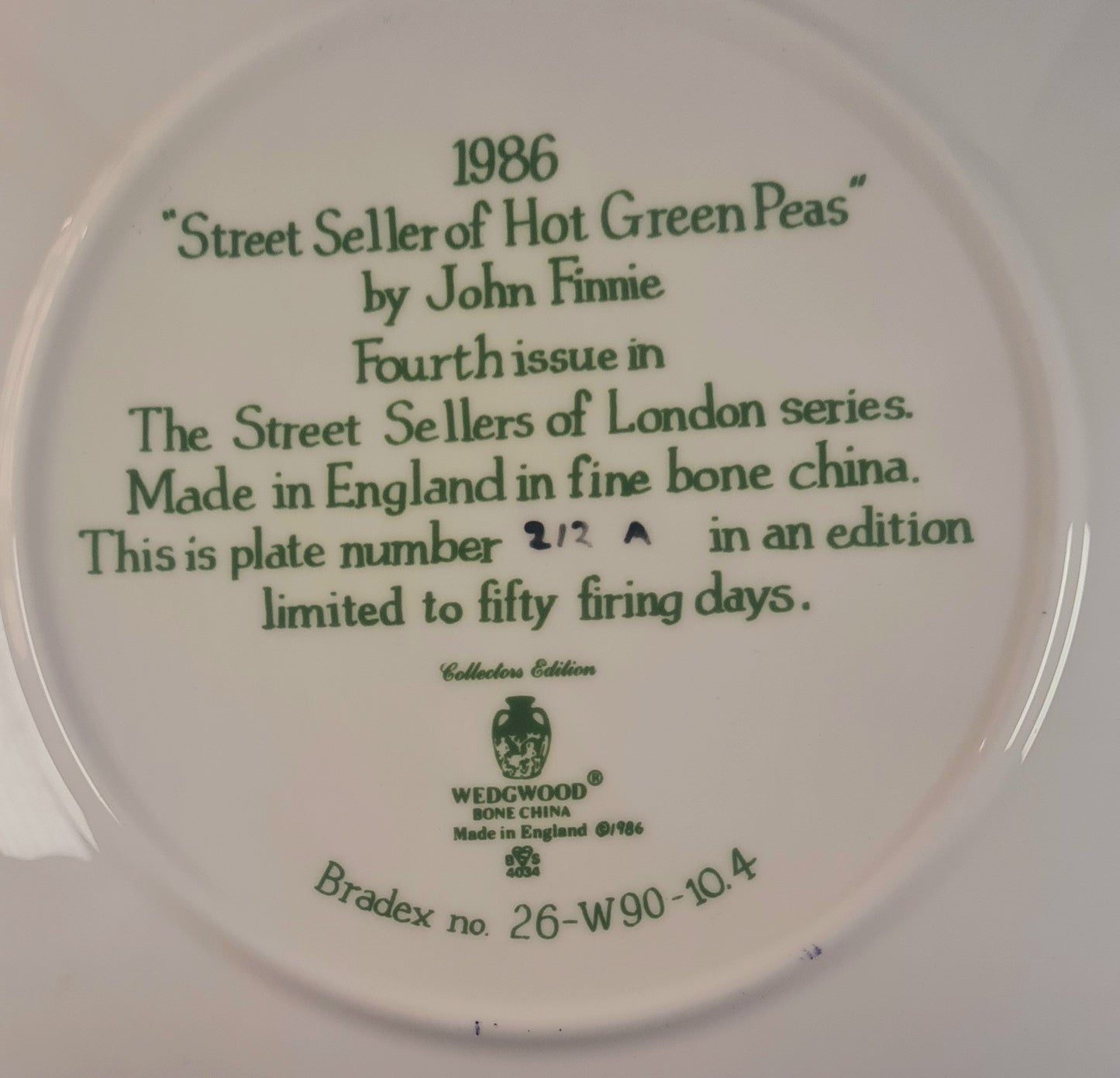 Servizio di 7 piatti da collezione Wedgwood- serie "The Street Sellers of London Series"