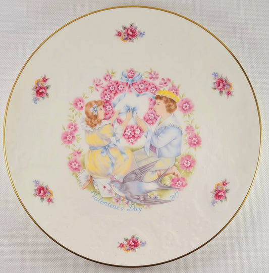 Piatto Royal Doulton - serie "My Valentine" 1977