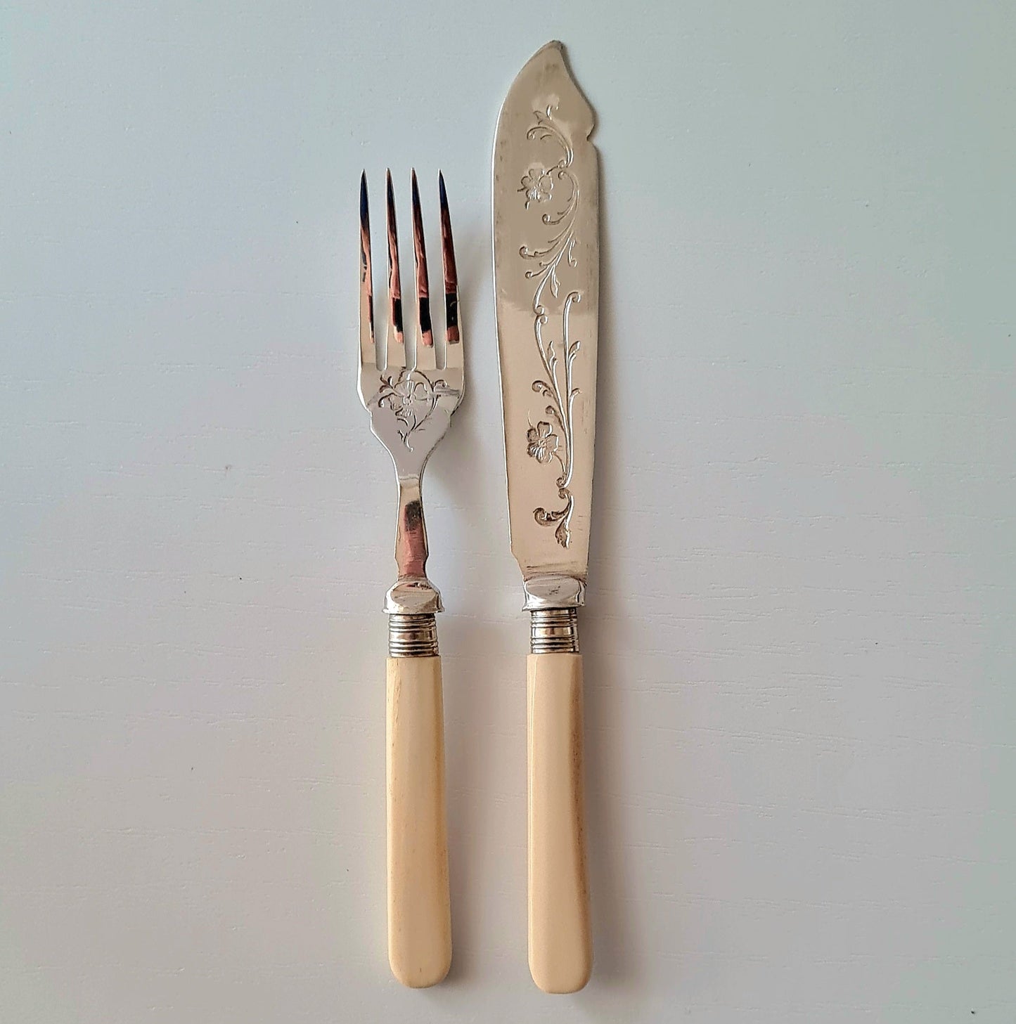 6 forchette + 6 coltelli da pesce  - Warranted Sheffield England