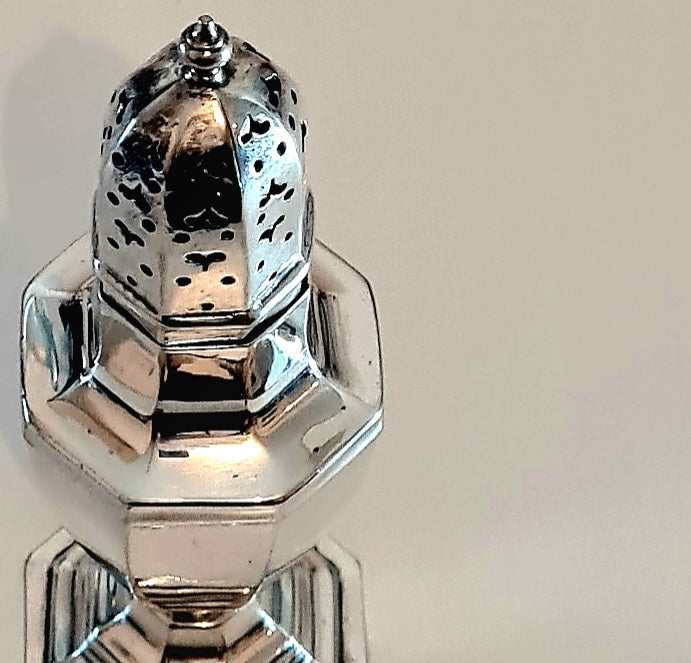 Spargizucchero/sugar shaker in Sheffield