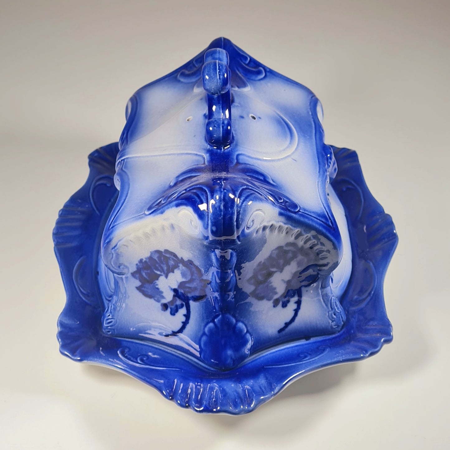 Cheese dish Victoria Staffordshire - flow blue