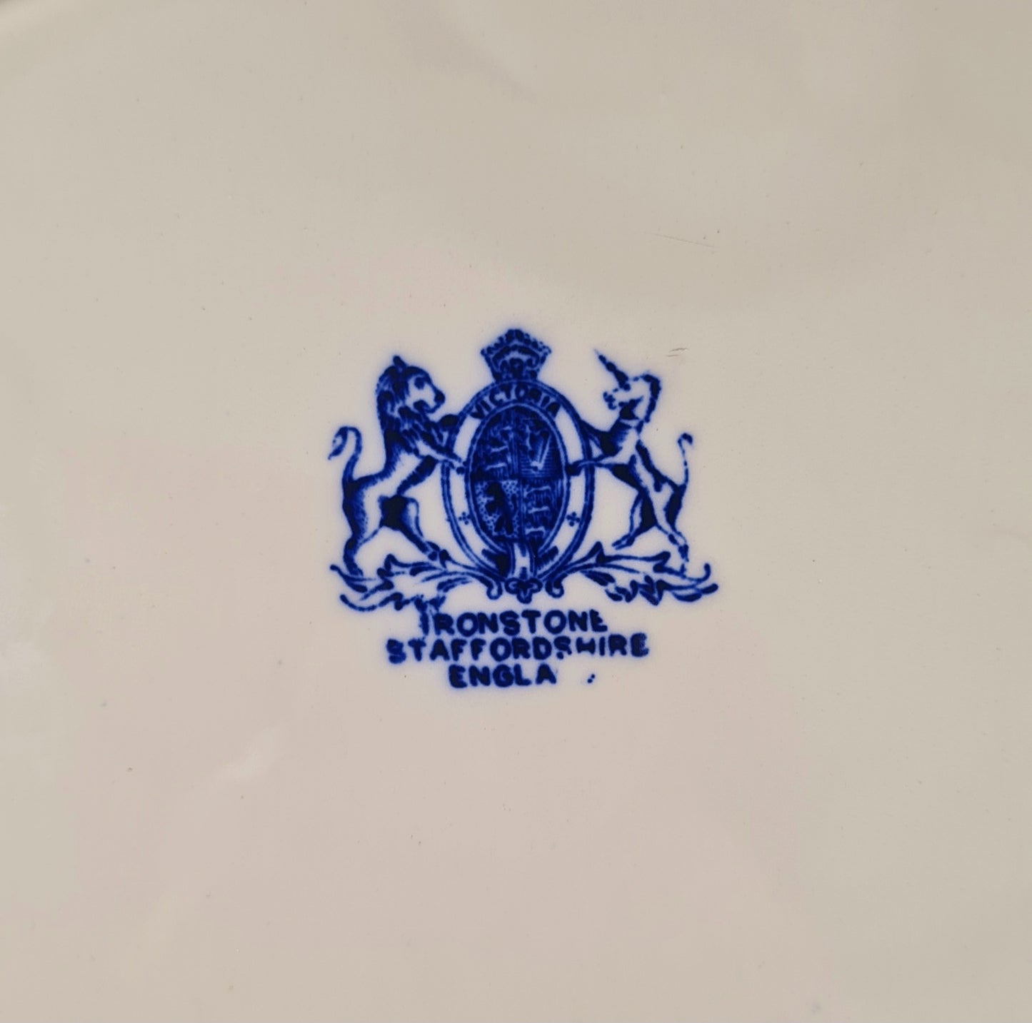 Cheese dish Victoria Staffordshire - flow blue