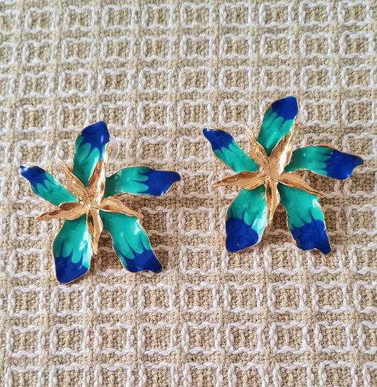Statement earrings dorati con laccatura blu e turchese