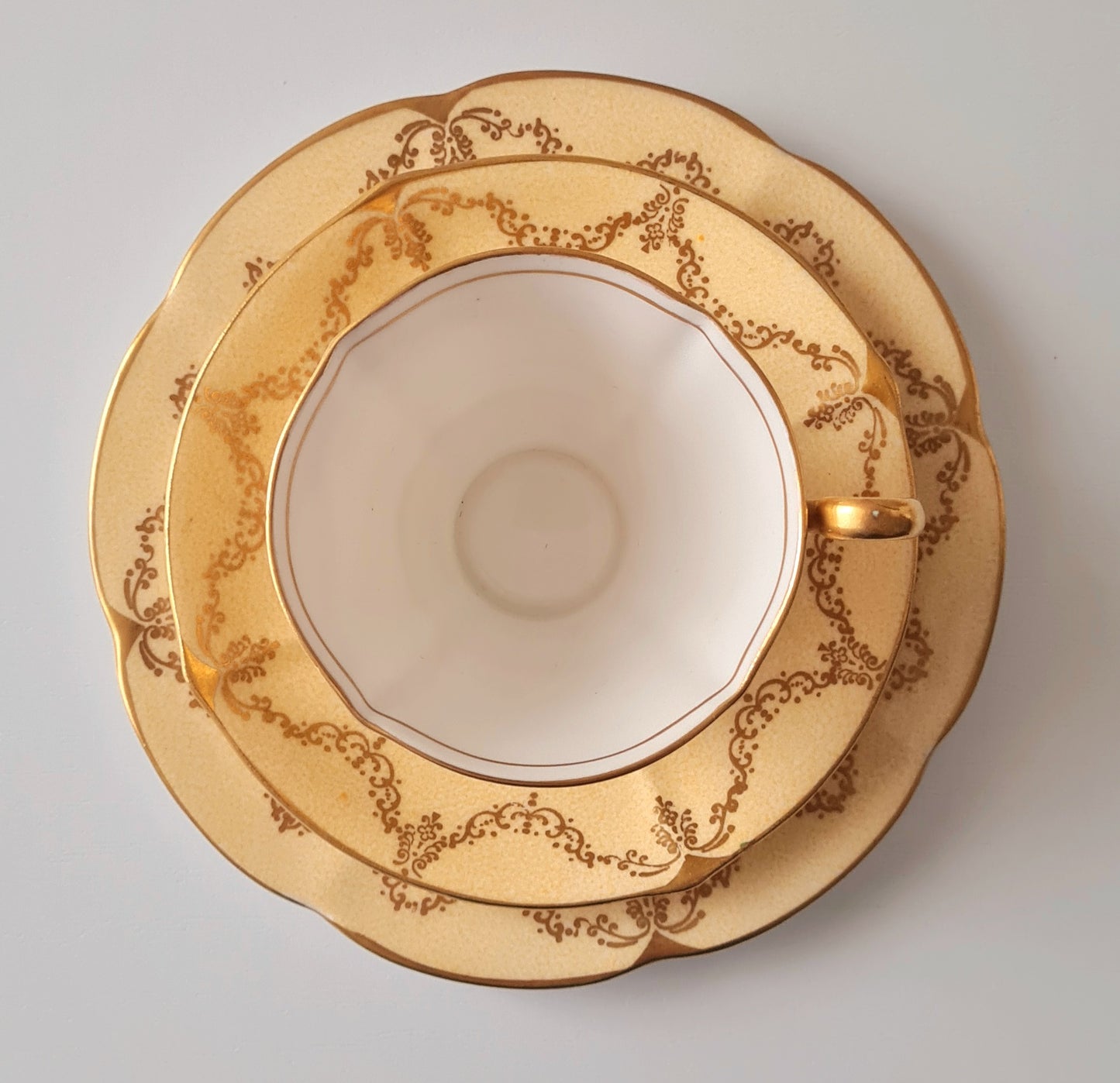 Tea trio Roslyn China 1940