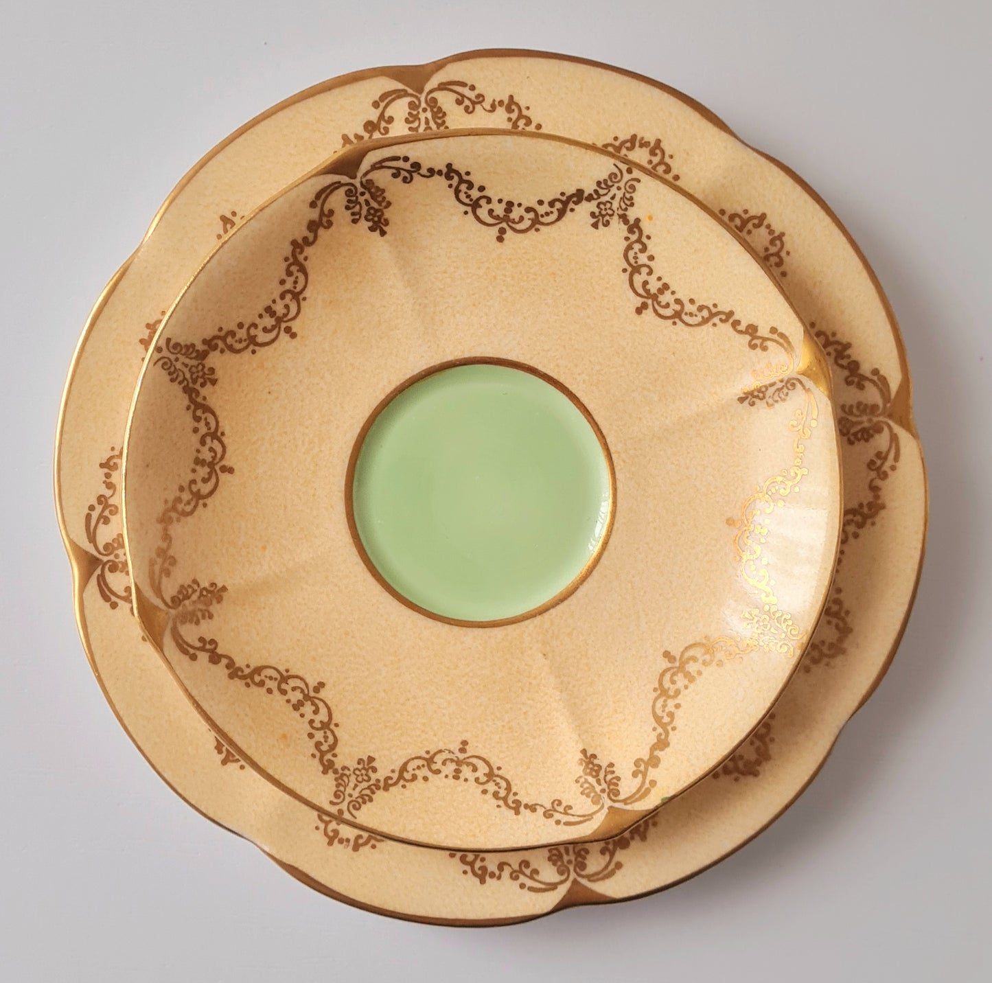 Tea trio Roslyn China 1940