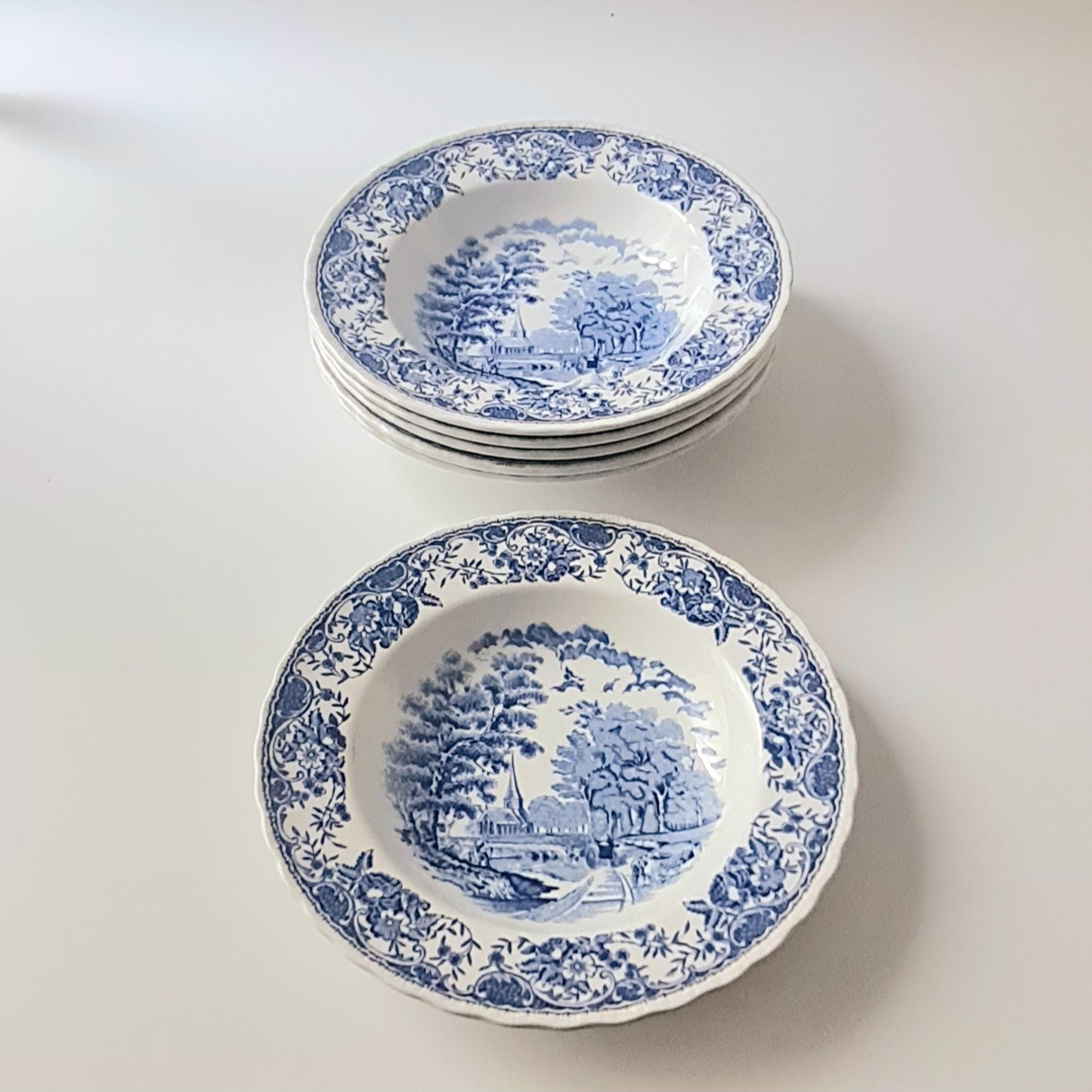 6 piatti fondi Royal Tudor Ware - "Olde England"